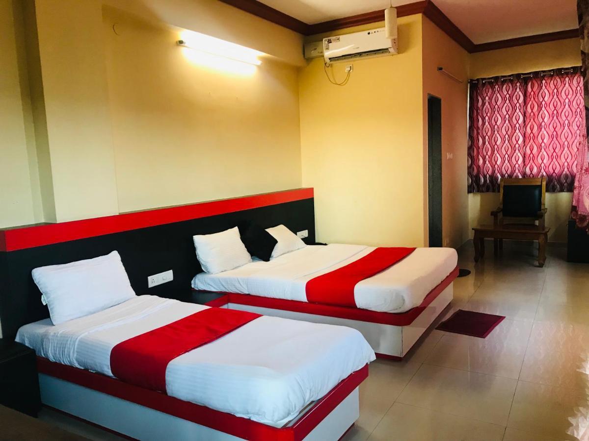 Staymaker Prakash International Gonikoppal Extérieur photo