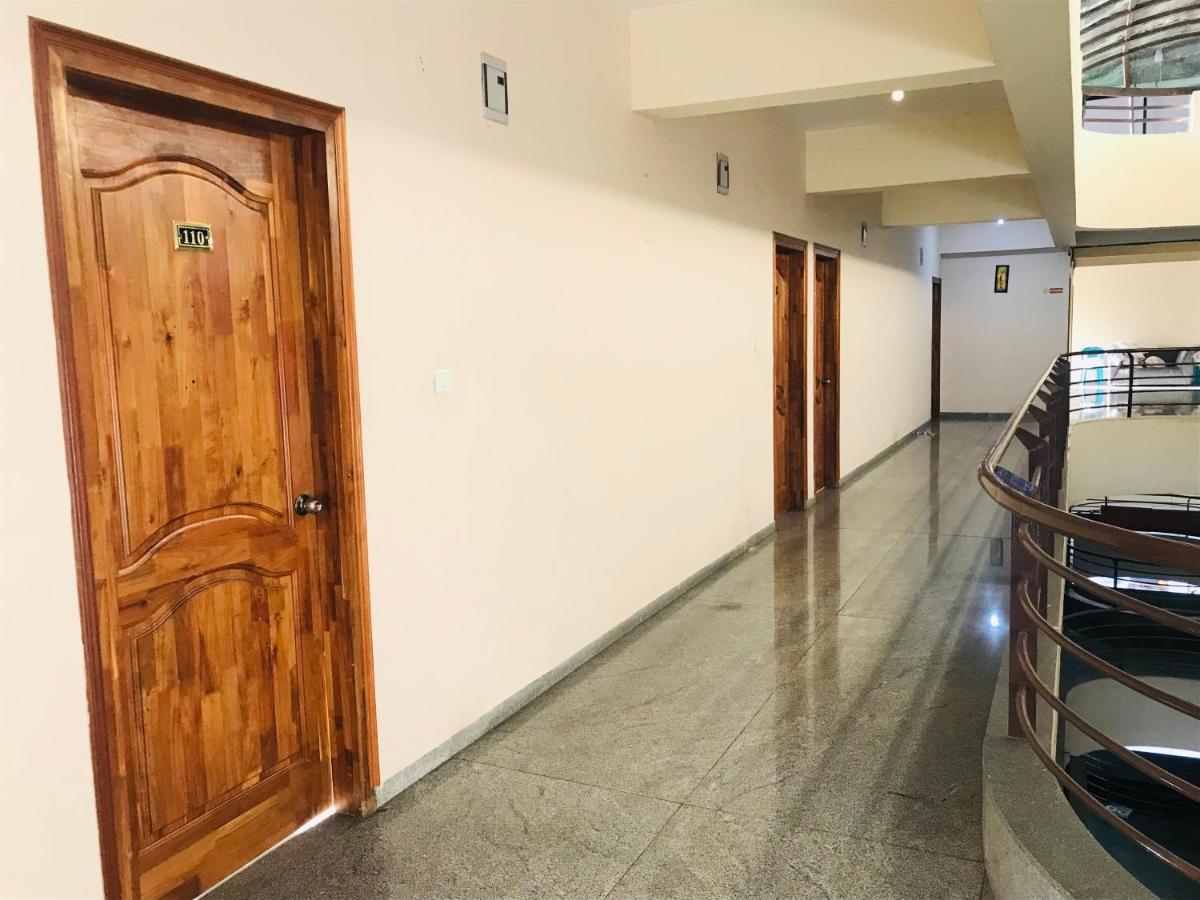 Staymaker Prakash International Gonikoppal Extérieur photo