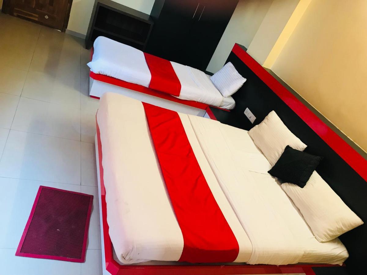 Staymaker Prakash International Gonikoppal Extérieur photo