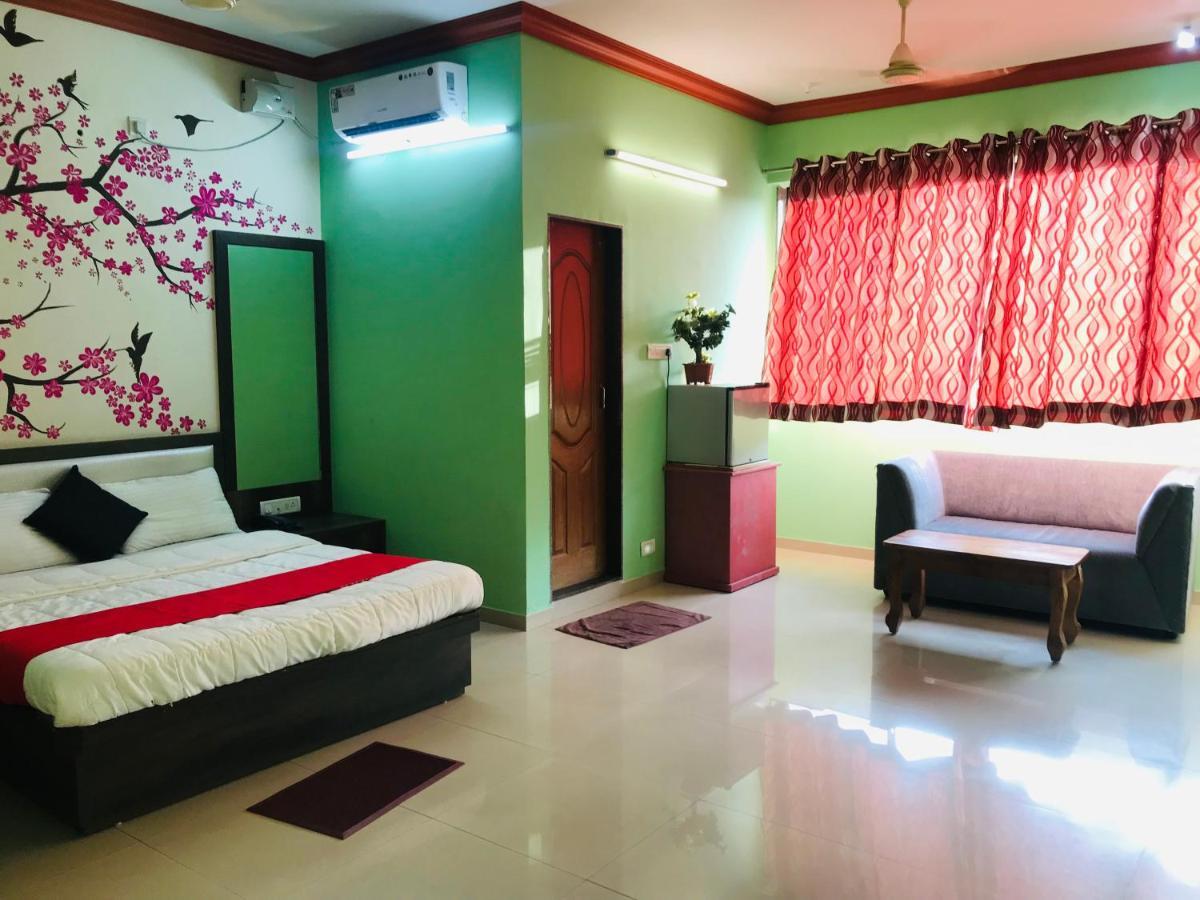 Staymaker Prakash International Gonikoppal Extérieur photo