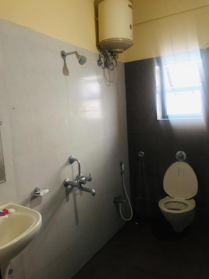 Staymaker Prakash International Gonikoppal Extérieur photo