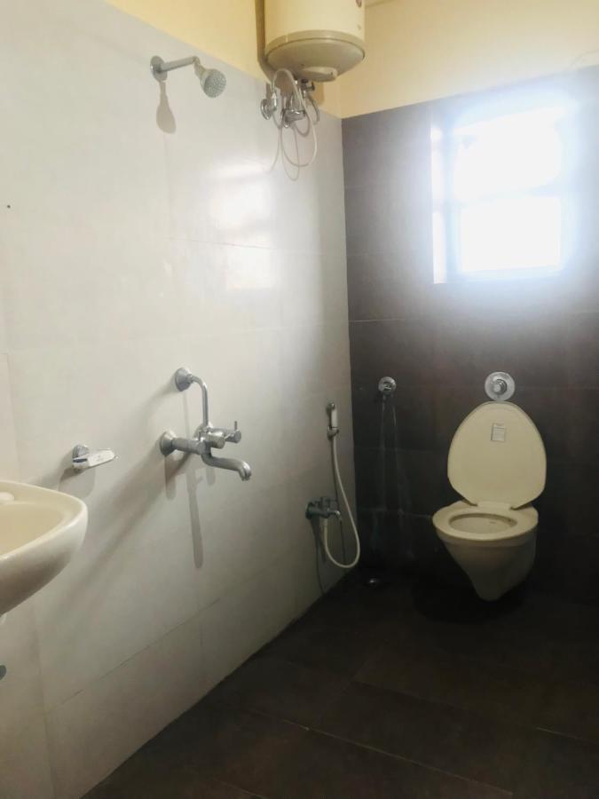 Staymaker Prakash International Gonikoppal Extérieur photo