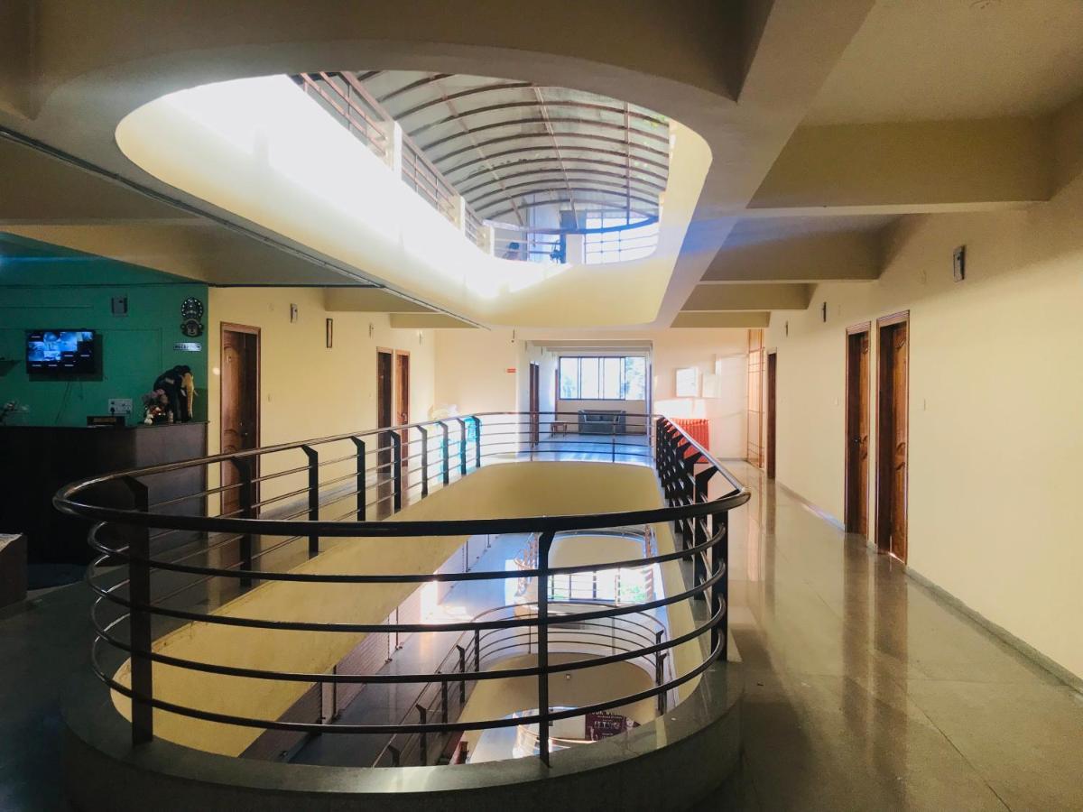 Staymaker Prakash International Gonikoppal Extérieur photo