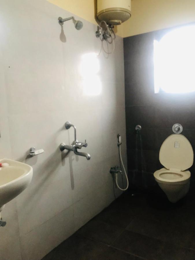 Staymaker Prakash International Gonikoppal Extérieur photo