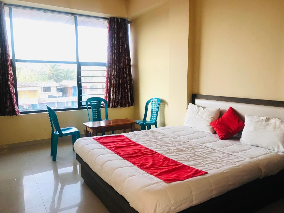 Staymaker Prakash International Gonikoppal Extérieur photo