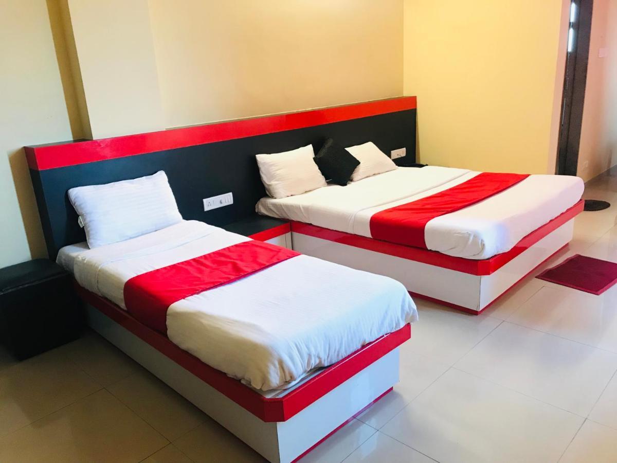 Staymaker Prakash International Gonikoppal Extérieur photo