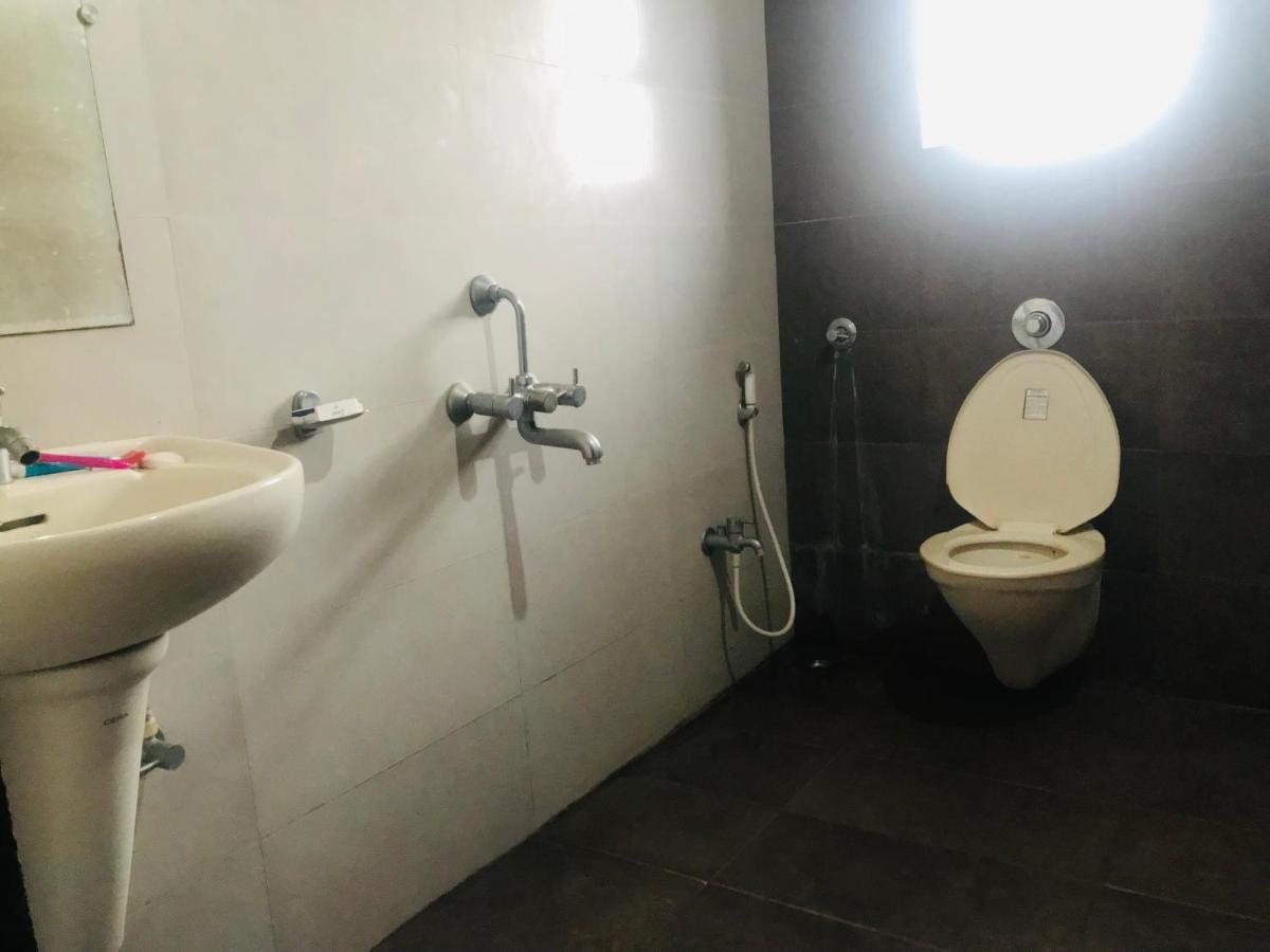 Staymaker Prakash International Gonikoppal Extérieur photo